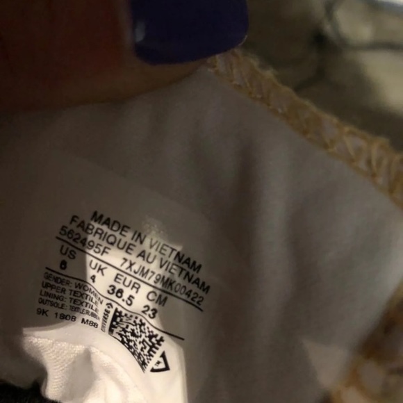 Gold and white converse - Picture 4 of 6